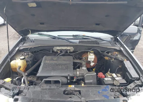 2009 Ford Escape Xlt z USA, uszkodzony, nr VIN 1FMCU93G19KA87676